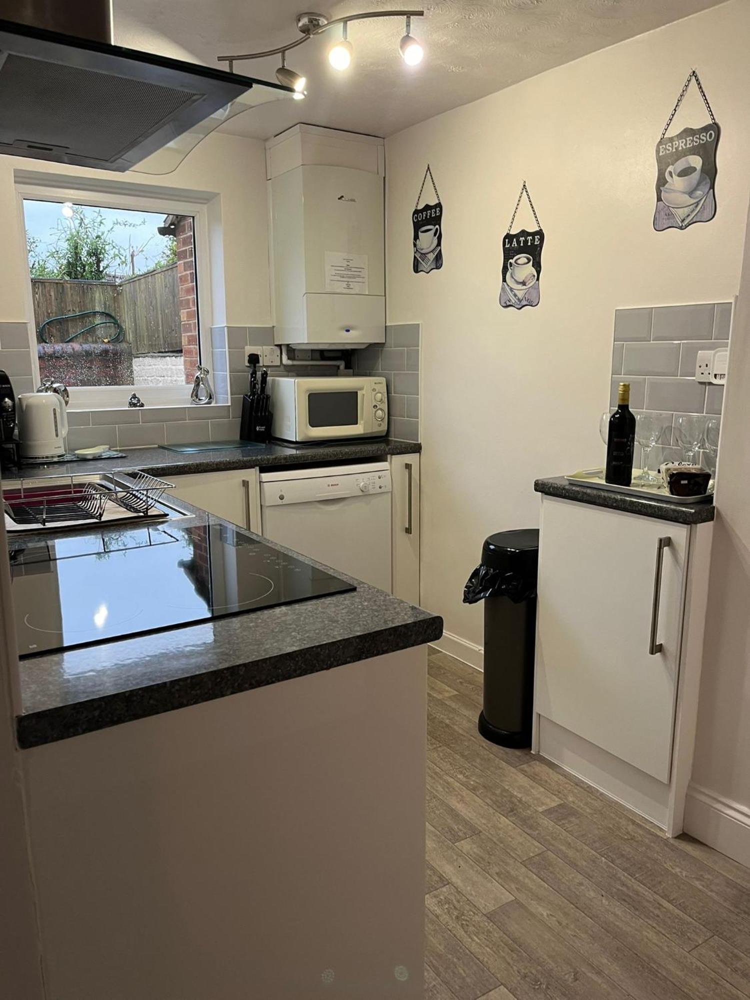 City Of Chester Award Winning Cottage -Pixie Terrace تشيستر المظهر الخارجي الصورة